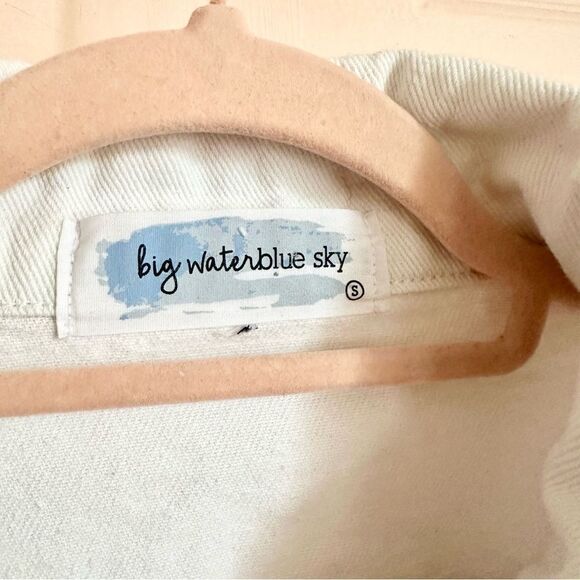 Big water blue sky white denim jacket - Picture 4 of 9